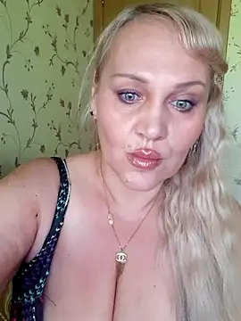 IsabellaBoni online show from May 17, 7:18 am