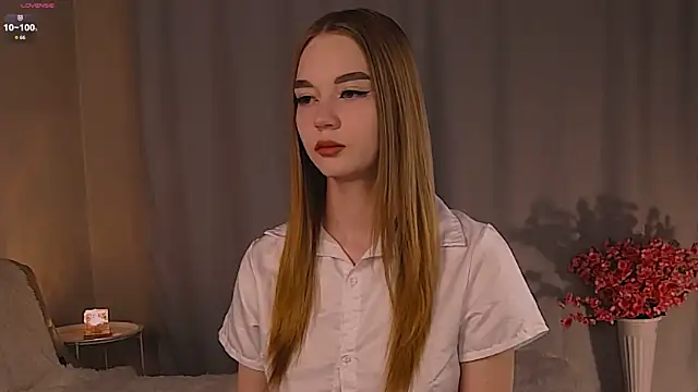 nik0le  online show from October 28, 12:05 am