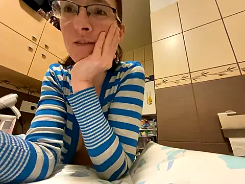 Snapshot of Milky_hairy_mommy chatting on October 11, 6:32 pm Milky hairy mommy online show from October 11, 6:32 pm