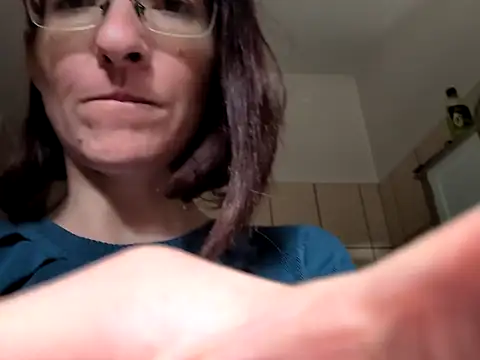 Snapshot of Milky_hairy_mommy chatting on October 1, 7:57 am Milky hairy mommy online show from October 1, 7:57 am