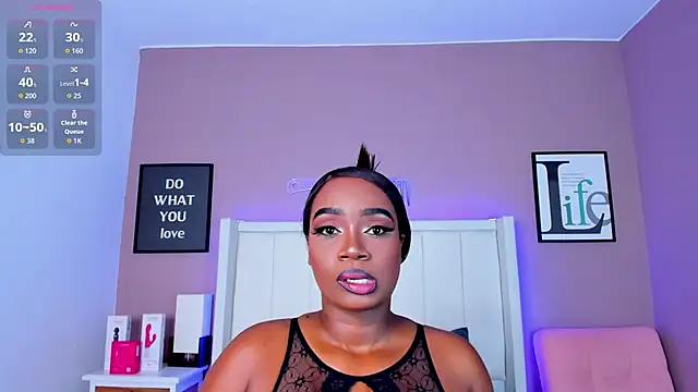 Snapshot of Britanymooree chatting on September 12, 8:16 pm Britanymooree online show from September 12, 8:16 pm