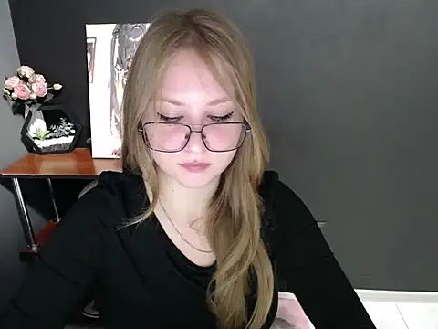 Snapshot of lady_minx chatting on October 10, 7:57 am lady minx online show from October 10, 7:57 am