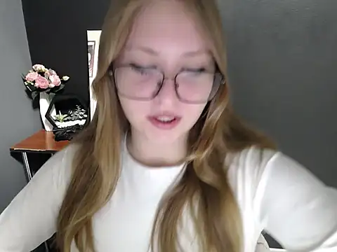 Snapshot of lady_minx chatting on October 2, 6:40 am lady minx online show from October 2, 6:40 am