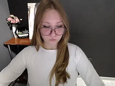 Snapshot of lady_minx chatting on October 6, 7:25 am lady minx online show from October 6, 7:25 am