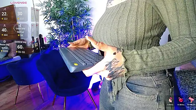 CreamyInkky  online show from March 31, 9:31 am