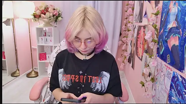 Snapshot of Coconut_Mia chatting on October 7, 4:33 pm Coconut Mia online show from October 7, 4:33 pm
