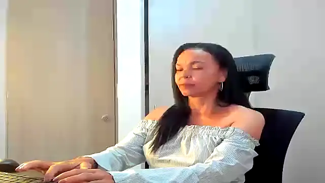 Snapshot of Evawalker_ chatting on September 30, 3:34 am Evawalker online show from September 30, 3:34 am