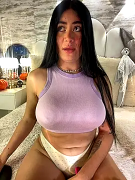 Snapshot of _MadiLee_ chatting on October 6, 3:12 am MadiLee online show from October 6, 3:12 am