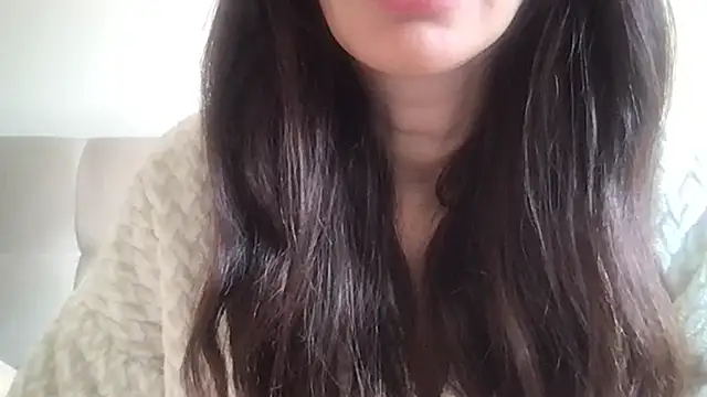 paolajonez online show from May 24, 1:43 pm