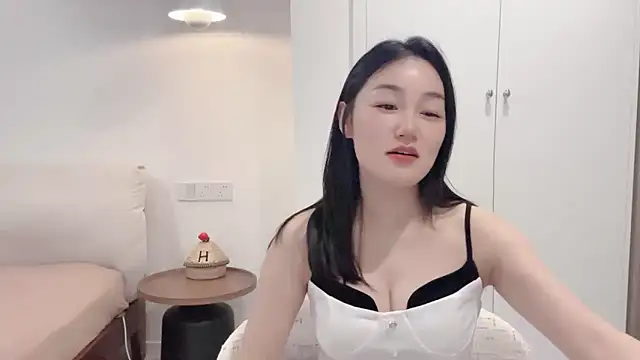 cloud8822 online show from May 14, 2:12 pm