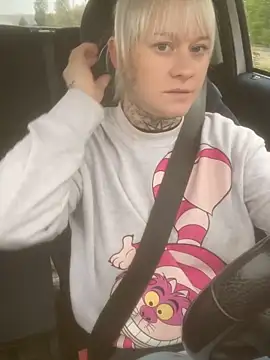 poussichienne online show from November 15, 11:55 am