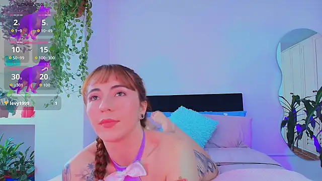 Hanna Simmons online show from July 7, 12:52 pm