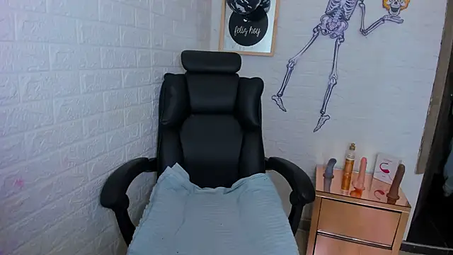 ImCrazzy online show from October 5, 3:28 pm