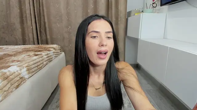 Snapshot of Emmapmg chatting on October 3, 8:14 pm Emmapmg online show from October 3, 8:14 pm