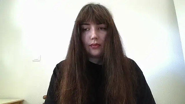 Lynylou online show from May 31, 3:29 pm