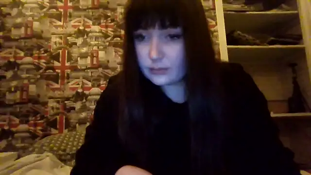 Lynylou online show from November 29, 8:13 pm