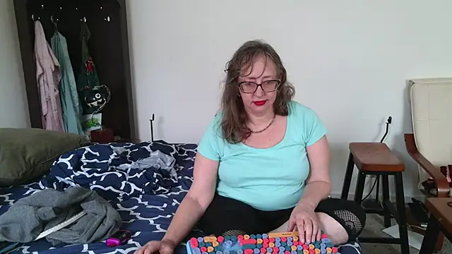 LilyLuscious online show from September 13, 6:05 pm