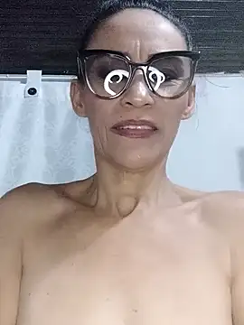 Snapshot of BarbaraMature chatting on October 12, 8:11 pm BarbaraMature online show from October 12, 8:11 pm
