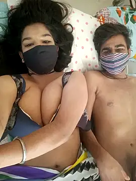 hottiess69 online show from May 15, 11:07 pm