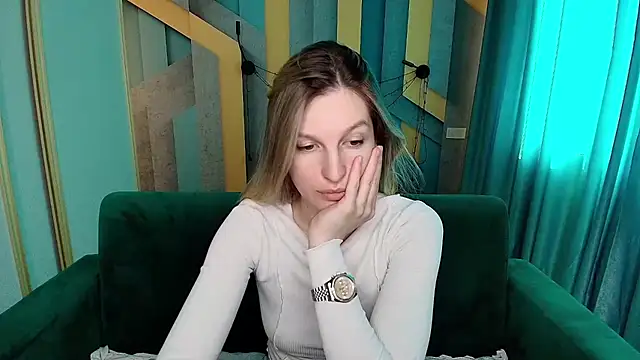 EmilyWalkeri online show from March 13, 8:59 am