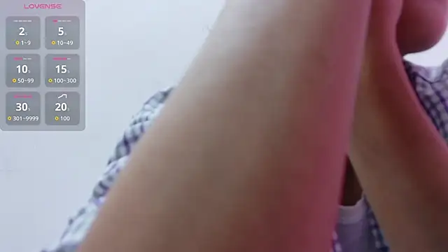 yourcuteneighbourr online show from December 4, 3:53 am