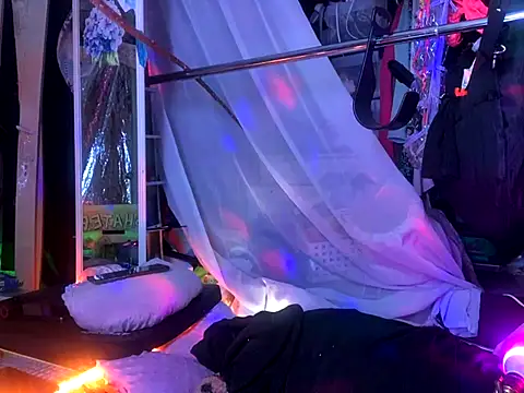 gurlnips online show from September 16, 5:37 am