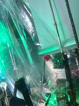 gurlnips online show from October 4, 8:57 pm