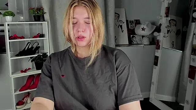 Rebecca Kelly online show from November 15, 2:34 am