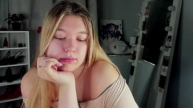 Rebecca Kelly online show from January 14, 3:00 am