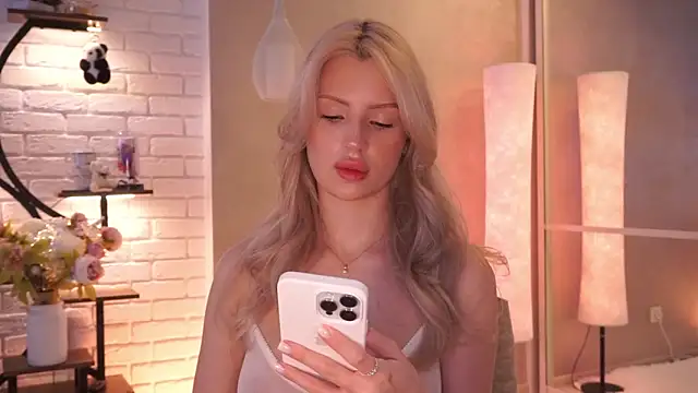 Grace Gordon online show from March 8, 6:17 am