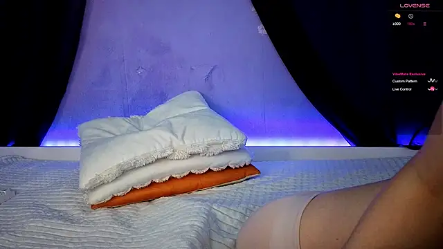 Scarlettsrorm online show from November 16, 5:09 am