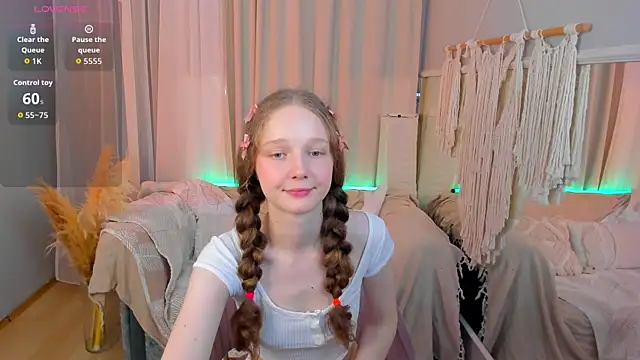 Snapshot of _Rose_Charming_ chatting on September 13, 11:02 pm Rose Charming online show from September 13, 11:02 pm
