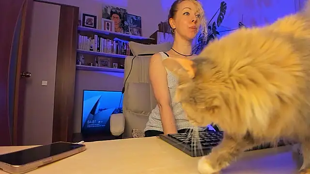 LylithSkye online show from March 28, 2:49 pm