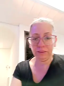 miss hanna07 online show from October 3, 8:36 pm