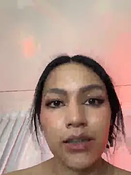 Snapshot of petitolivia chatting on October 8, 2:10 pm petitolivia online show from October 8, 2:10 pm