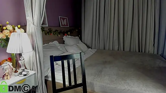 Dearly Emily online show from March 21, 5:18 pm