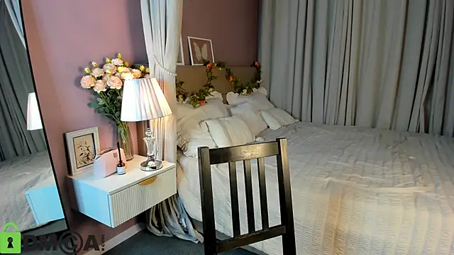 Snapshot of Dearly_Emily chatting on September 30, 4:23 pm Dearly Emily online show from September 30, 4:23 pm
