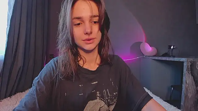 JudyAngil online show from February 4, 6:49 am