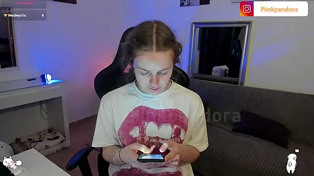 Piinkpandora online show from April 18, 12:18 pm