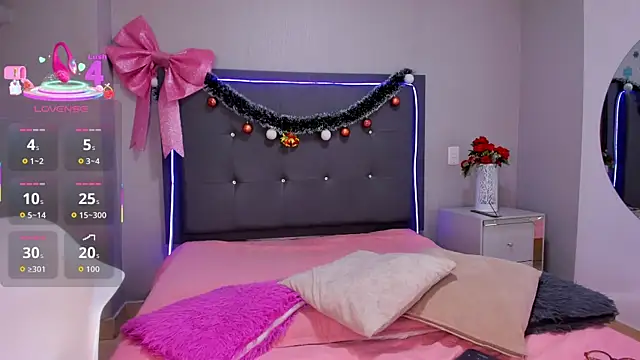 emma lye online show from December 2, 9:50 pm