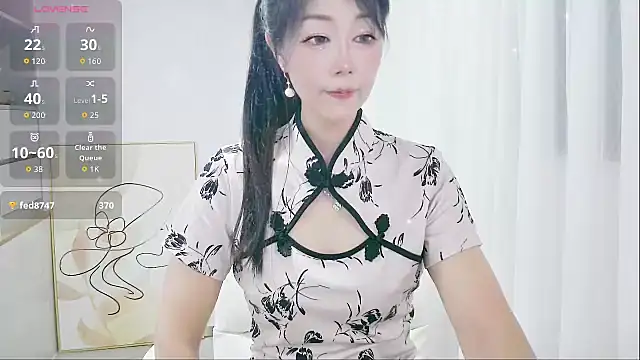 CindyHK online show from October 18, 3:04 pm