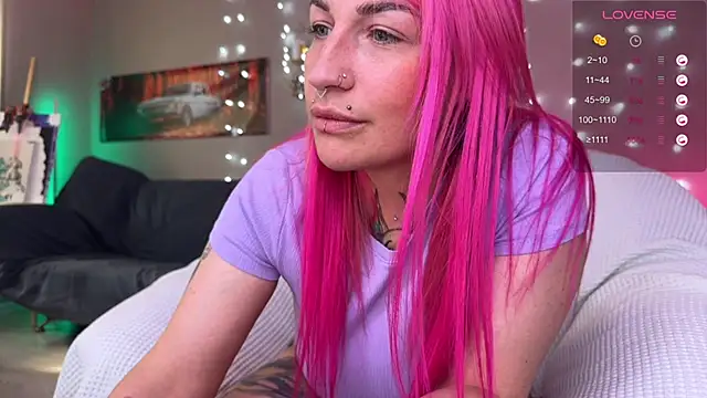 Tanya Acid online show from June 12, 2:25 pm
