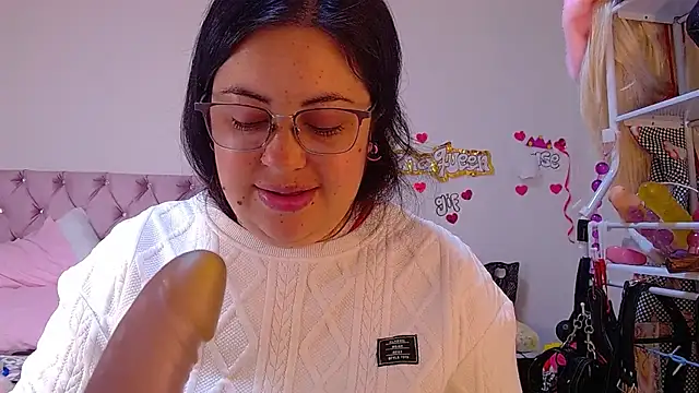 lanaqueen699 online show from June 30, 12:15 pm