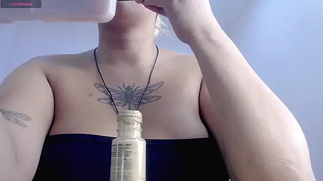 april bunnyy online show from March 24, 5:40 pm