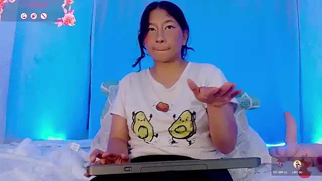 zoewilliams2 online show from February 18, 3:16 am