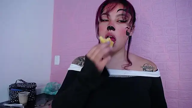 Dominic Queen online show from October 9, 1:26 pm