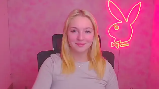 Snapshot of Milka_kiss_ chatting on October 8, 5:45 am Milka kiss online show from October 8, 5:45 am