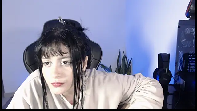 liz-beths online show from March 1, 1:49 am