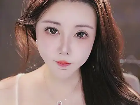 Qiaoqiao  online show from November 8, 2:11 pm