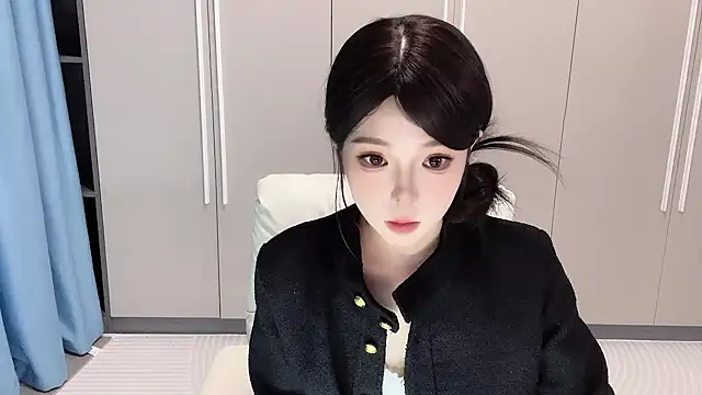 Q-ing online show from October 13, 1:03 pm